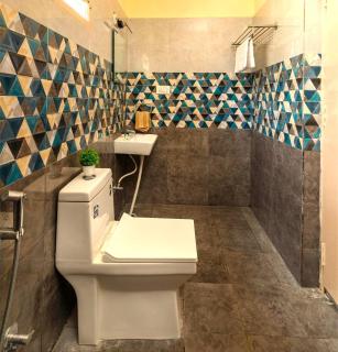 Leaf Luxe at Lavelle Road AC 3BHK in CBD Bangalore - Bangalore - 8