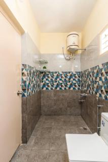 Leaf Luxe at Lavelle Road AC 3BHK in CBD Bangalore - Bangalore - 3