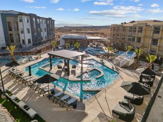 Poolside at Terra condo - 9