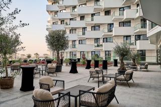 Sea Side Cottage in Infinity Pool Spa Resort - Mamaia - 1
