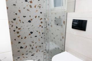 Cozy and modern apartment near city center - 6