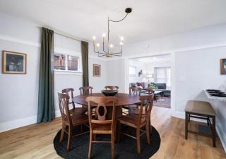 4 Bed 2 Bath Walk to Lakewood Restaurants and Shops - Lakewood - 1
