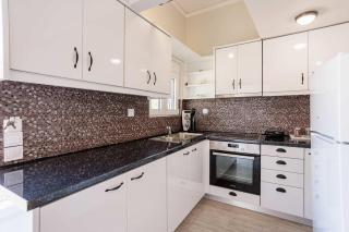 Seaview and Sunsets - Beachside Retreats - Ayía Kiriakí - 4