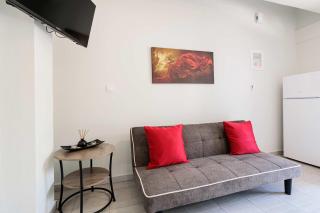 Seaview and Sunsets - Beachside Retreats - Ayía Kiriakí - 8
