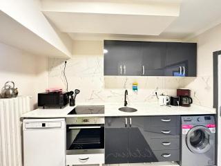 Modern Design, Spatious Apartment in Karaköy 4BR, 2BA - 5