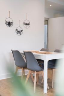 Stylish Modern Apartment by Aldgate East Station 4 - 5