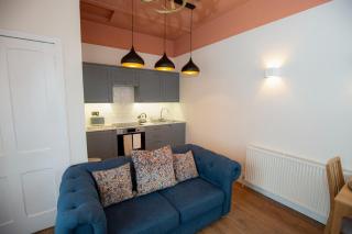 West Lodge, High Street - 0