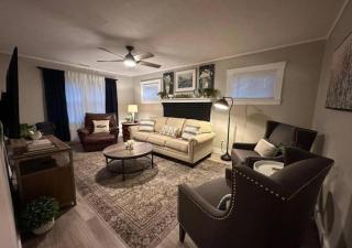 3 Bedroom Home, Walk to Lake Erie - Willoughby - 0