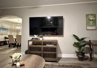3 Bedroom Home, Walk to Lake Erie - Willoughby - 2
