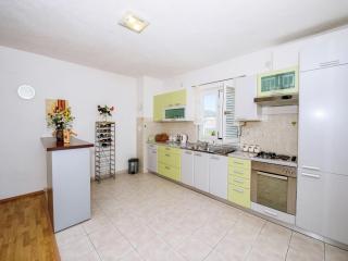 Spacious holiday home with private infinity pool, superb garden, terrace, BBQ, - Kakma - 1