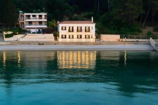 Beachfront Achillion Bay Villa in Corfu - Gastourion - 0