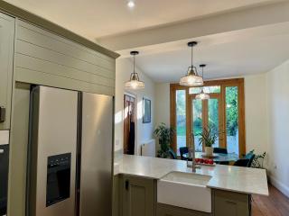 Gorgeous 4 bedroom Townhouse - 1