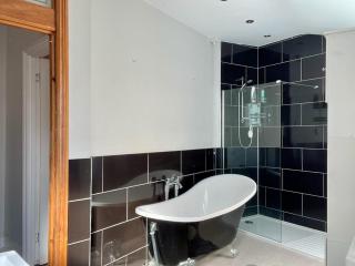 Gorgeous 4 bedroom Townhouse - Kingsthorpe - 2