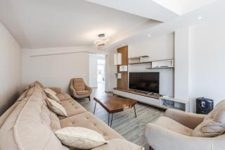 Rooftop Apartment with Private Pool - Golem - 8