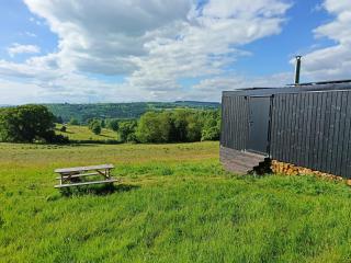 Romantic Off-Grid Cabin Views of Cotswolds - - 7