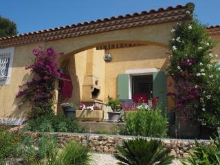 Holiday cottage with private terrace, Bellegarde - Bellegarde - 9