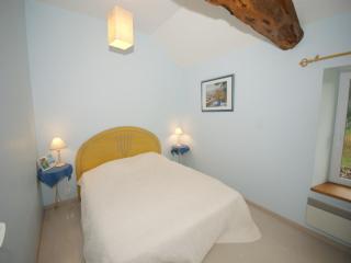 Spacious Holiday Home in Besse with Swimming Pool - Besse - 3