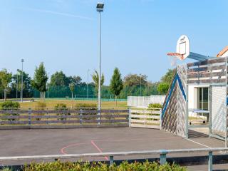 Holiday Home in France's Cozy Park - Talmont-Saint-Hilaire - 5