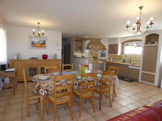 Inviting villa in Saint Paul trois Chateaux with pool - Saint-Paul-Trois-Châteaux - 4