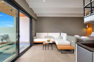 Canes Suites Private Pool - Istron - 2
