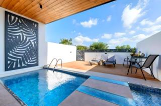 Canes Suites Private Pool - Istron - 9
