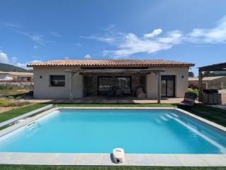 House with pool - 9