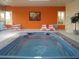 Chalet in France with Garden Terrace - Castelmoron-sur-Lot - 5