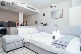 Stylish 1BR in Peninsula Five Views & Pool - 1