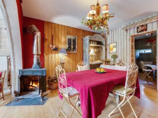 Holiday Home in Auvergne with Roofed Garden and Terrace - Calvinet - 6