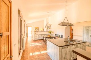 Cortijo Cantares by Rosas Cantares - 8