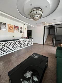 Hotel Taj Signature - Tājganj - 4