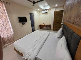 Hotel O Nirman Vihar Metro Station Formerly Hotel Swastik Residency - 4
