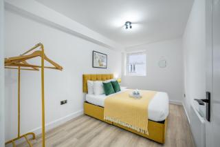 Stunning Stratford Retreat Free Parking WiFi - 4