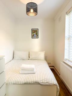 Folkestone Oasis - Central 2 Bedroom Apartment - Pets Welcome! - 5