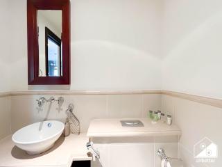 Luxury 2Bedroom with Terrace & Burj Khalifa view - Dubai - 2