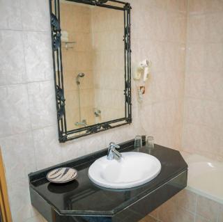 Loft in Kiyovu, Kigali - 2