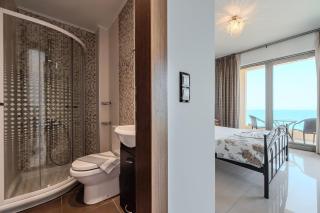 Artemis Beachfront Villa - Kato Gouves - 1