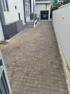 Beautiful Apartment in Albion in gated community with shared pool - - 1
