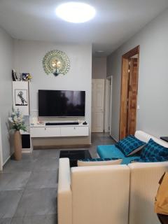 Beautiful Apartment in Albion in gated community with shared pool - - 9
