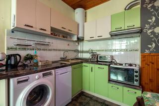 Bright City-Center Apartment with Free Parking - Varna - 4