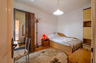 Bright City-Center Apartment with Free Parking - 9
