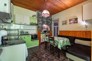 Bright City-Center Apartment with Free Parking - 6