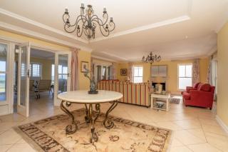 Charming Langebaan Holiday Home with Panoramic Views - Langebaan - 4