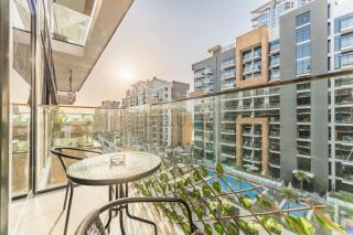 Studio with Pool and Community View, Near Soho Garden DXB and Meydan Golf Club, Azizi Riviera 43, Al Merkadh by Deluxe Holiday Homes - 5