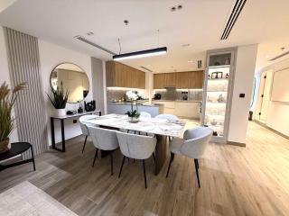 Reimagined 3BR Apartment in 5-star Resort - 6