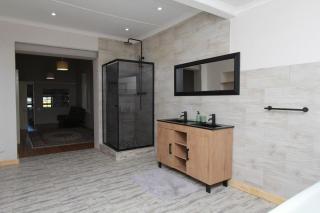 Du Randt Luxury Accommodation - Adelaide - 6