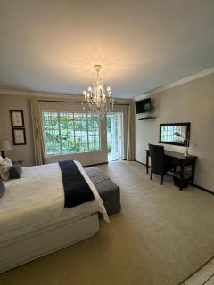Sandton Luxe Suits - Johannesburg - 0