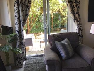 Stunning Fir Trees Corner 3 bedroom detached Executive house with free drive way parking for 2 vehicles 1 mile from M5 dogs welcome - Worcester - 5