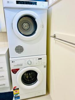 Spacious and cosy 2BR in Balwyn - 1