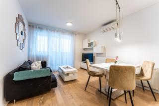 Flex SelfCheckIns 170 - Zagreb - Bedroom - Parking - Loggia - Zagreb - 0